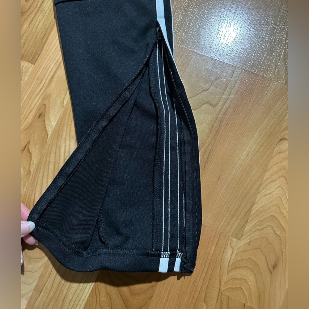 Adidas pants - Picture 8 of 8